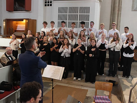 Der Chor des Johann-Walter-Gymnasiums unter Leitung von Christian Friedrich ist inzwischen ein fester Bestandteil des Gemeinschaftskonzertes.